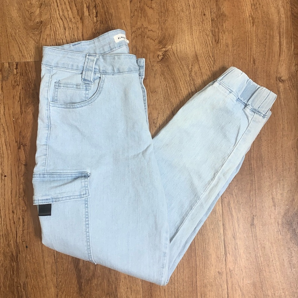 ZUMIEZ Utility Belted Denim Jogger. Size L.